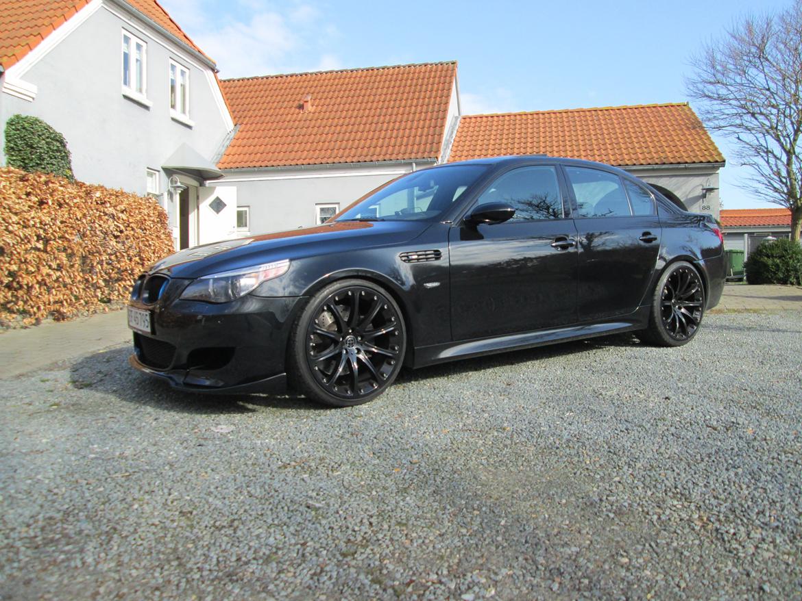 BMW E60 M5 (solgt) billede 1