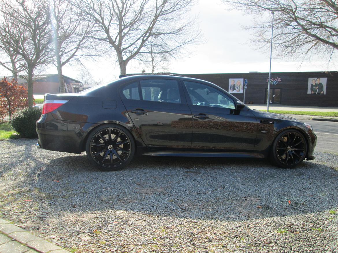 BMW E60 M5 (solgt) billede 3