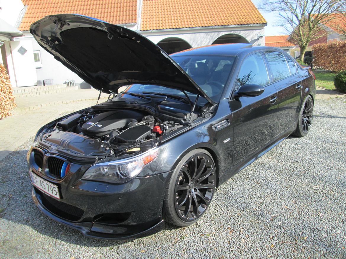 BMW E60 M5 (solgt) billede 4