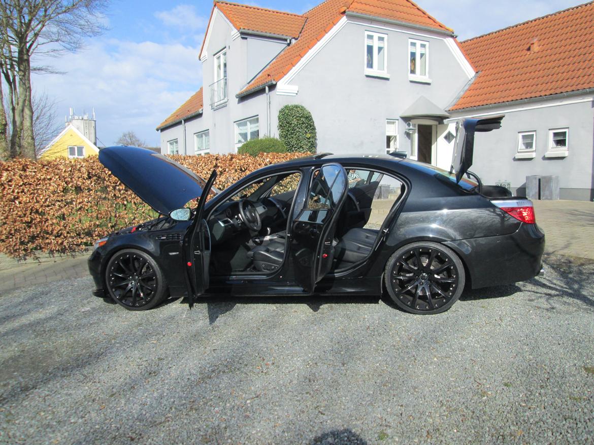 BMW E60 M5 (solgt) billede 5