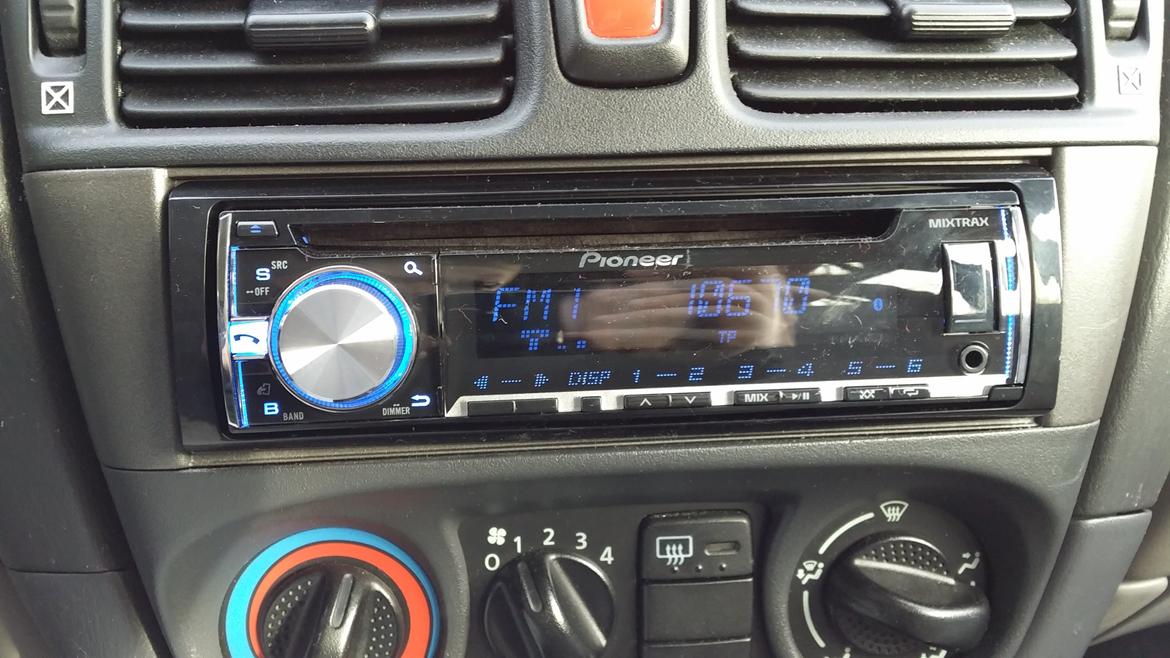 Nissan Almera 1,5 (N16) billede 13