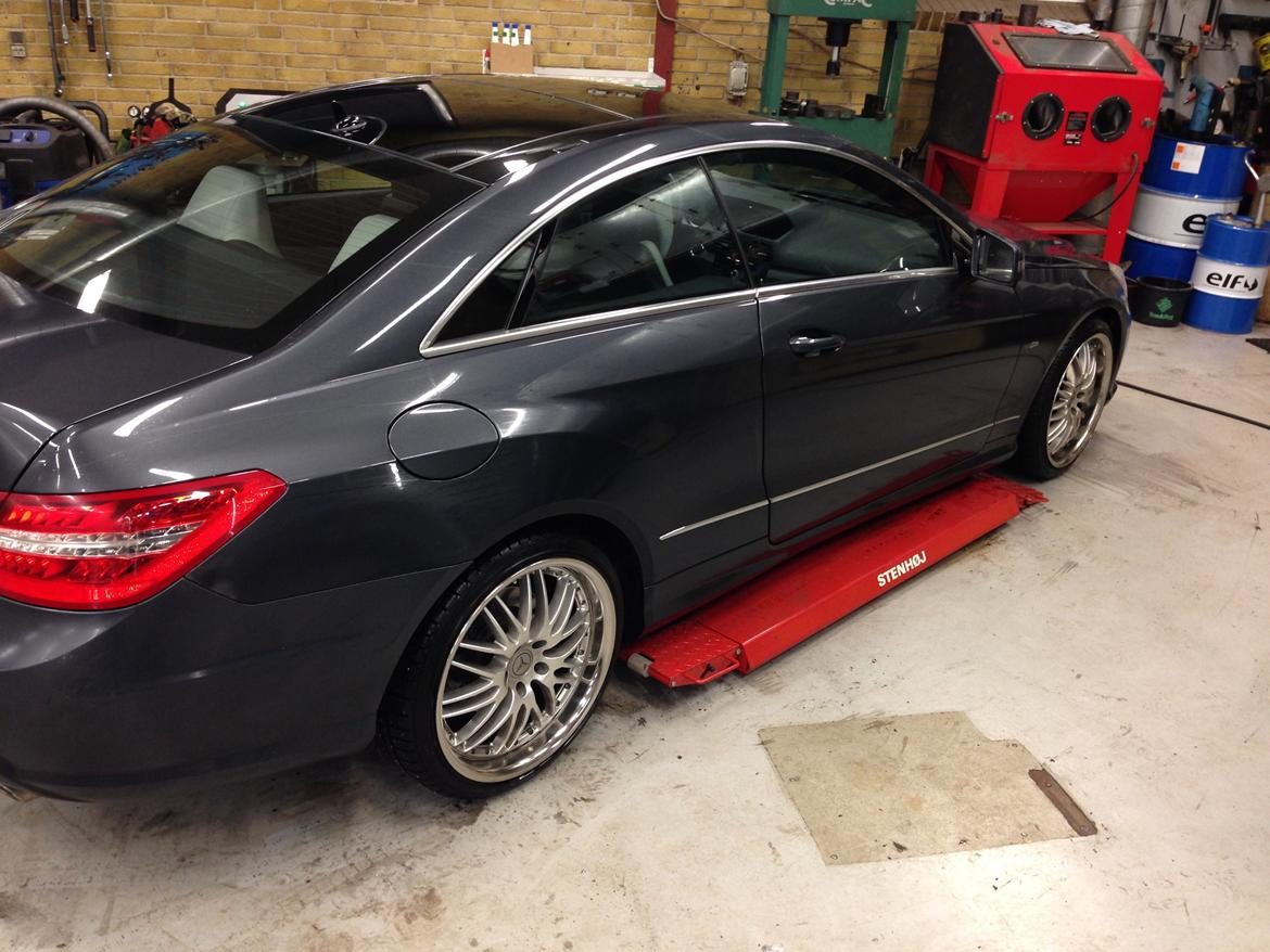 Mercedes Benz E350 Coupe (SOLGT) billede 3