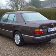 Mercedes Benz 320E W124