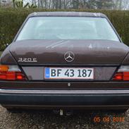 Mercedes Benz 320E W124