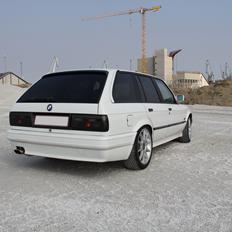 BMW E30 330i