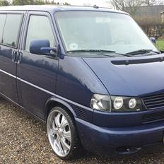 VW Caravelle 2.5 TDI - 252 HK / 680 NM. TIDL. BIL.