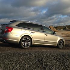 Skoda Superb Combi CR DSG
