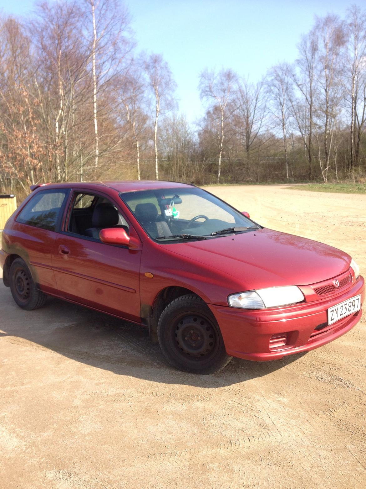 Mazda 323 sport billede 1