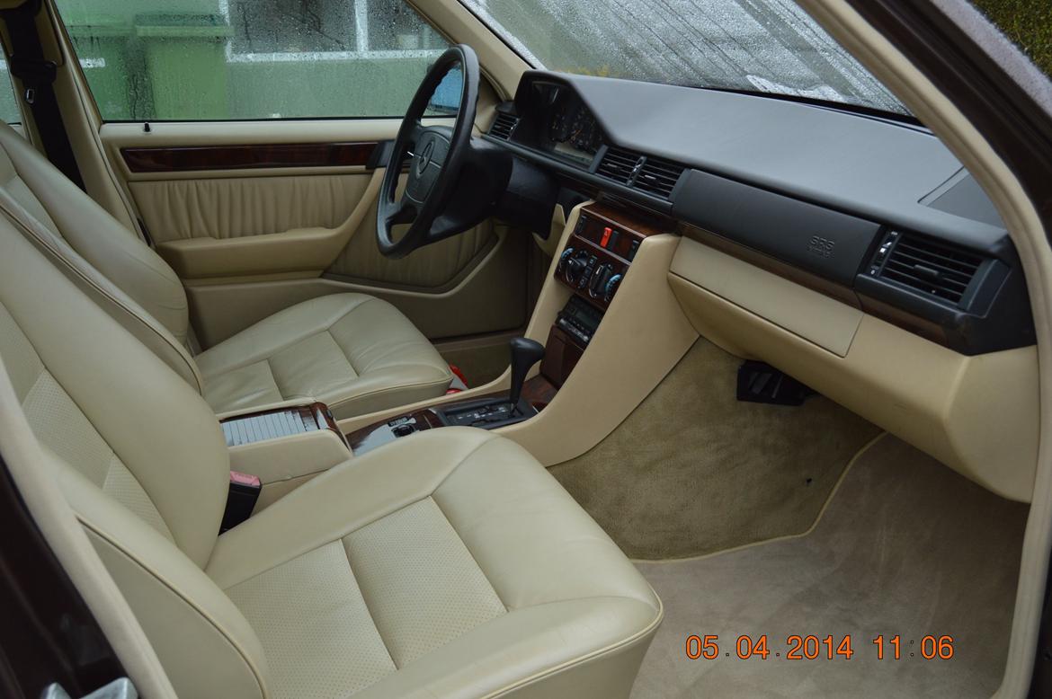 Mercedes Benz 320E W124 - De sene 124 ere havde airbags ved begge forsæder billede 13