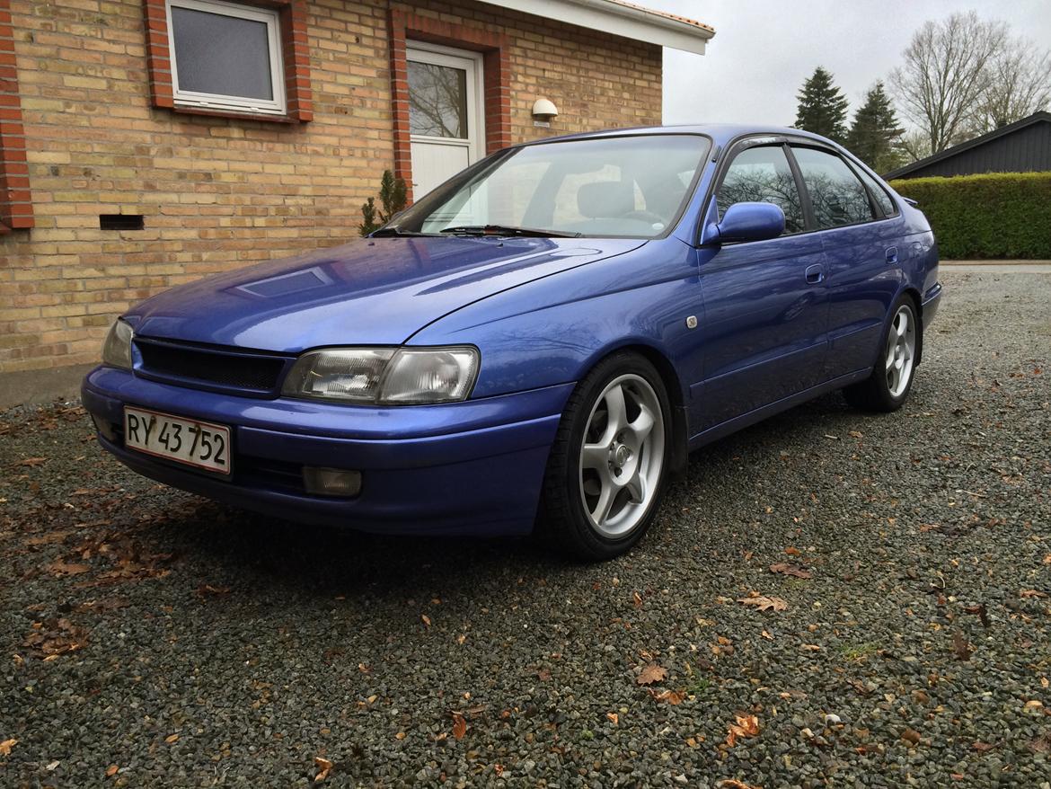 Toyota Carina E 2.0 GLi *Solgt* billede 2