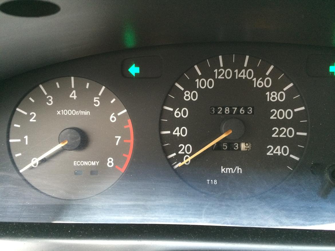 Toyota Carina E 2.0 GLi *Solgt* billede 9