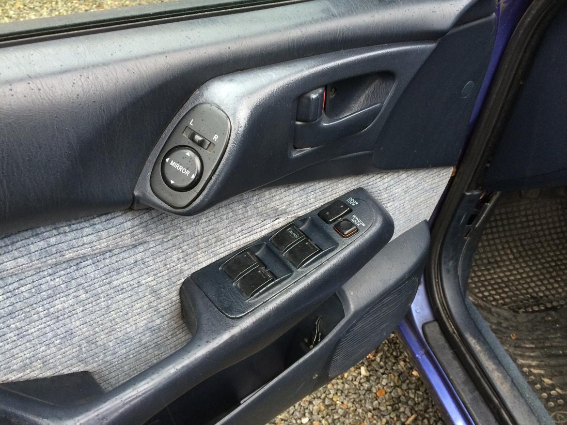 Toyota Carina E 2.0 GLi *Solgt* billede 11