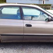 Toyota Carina E XLi 1,6 H/B