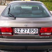 Toyota Carina E XLi 1,6 H/B