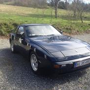 Porsche 944