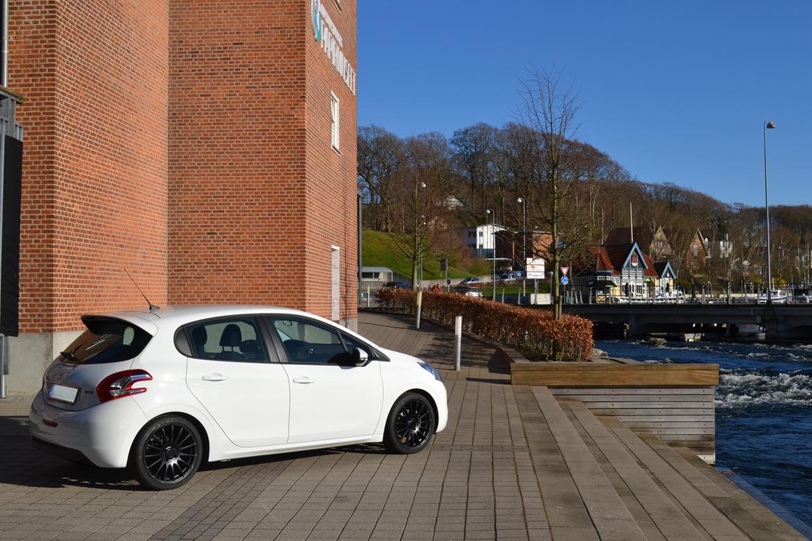 Peugeot 208 Active billede 1