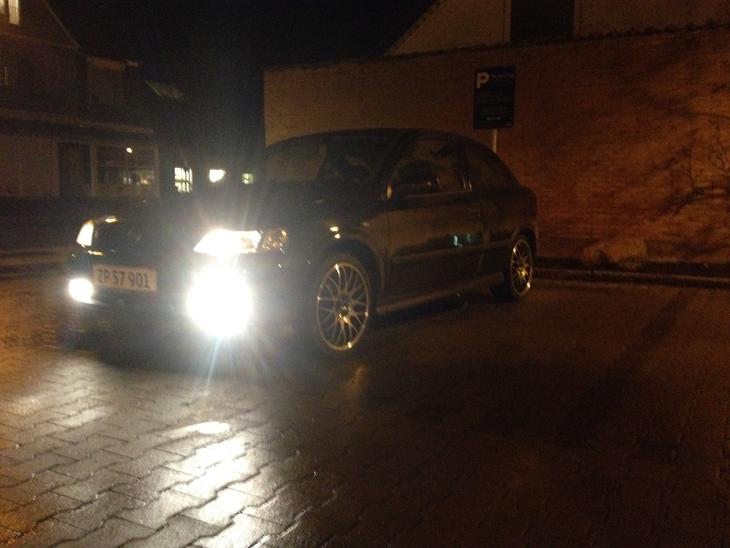 {{currentPhoto.altText}} billede {{currentPhoto.number}}