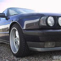 BMW E34 525i