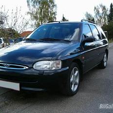 Ford esc 1.8 stc solgt