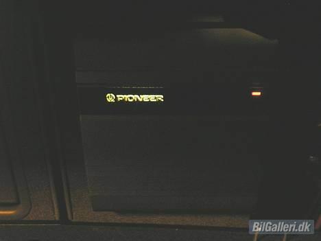 Opel Astra G Club Wagon Solgt - Billede af Pioneer mærket som lyser i forstærkeren billede 15