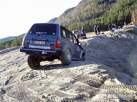 Toyota Landcruiser vx 80 - Udfjering af Old Man Emu på Gjerstadsletten i Norge 2004 billede 5