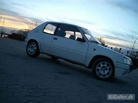 Peugeot 205 1.9 Rallye "Solgt" billede 16