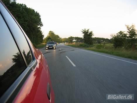 Nissan Primera 2.0e GT Solgt - på vej til race med hele flokken :) billede 11