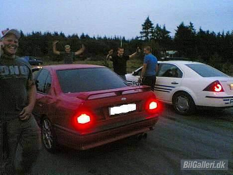 Nissan Primera 2.0e GT Solgt - Min primera vs. politi billede 16