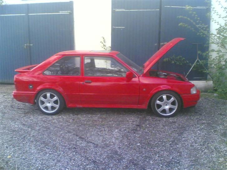 Ford escort xr3i 129hk byttet  - gejlet motor rum billede 1