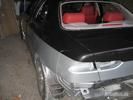 Alfa Romeo 156 2,5 V6 208 HK - Flot detalje med farveskiftet billede 17