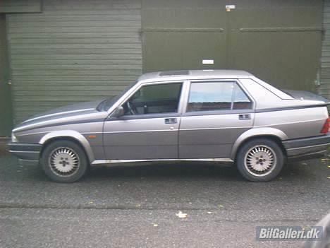 Alfa Romeo 75 -SOLGT- - fræk hva!! billede 3