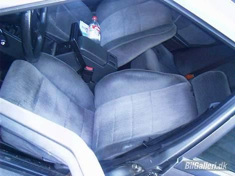 Alfa Romeo 75 -SOLGT- - lige et billede at den lækre kabine billede 4