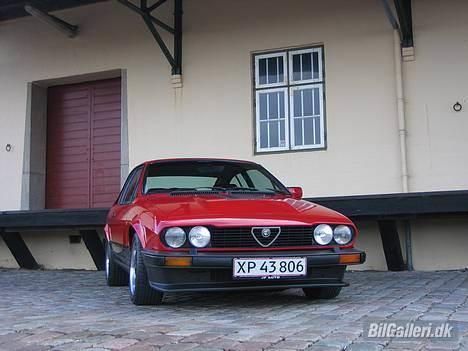 Alfa Romeo GTV6  billede 1