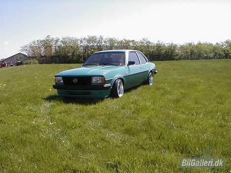 Opel ascona b 2,0s de luxe billede 5