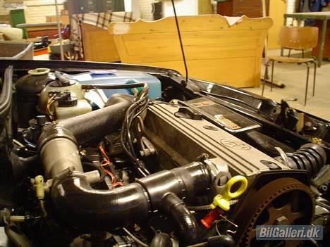 VW Polo G40 Solgt. - Skal til at skifte tand rem og remstrammer + de 2 til kompressor og generator... billede 7