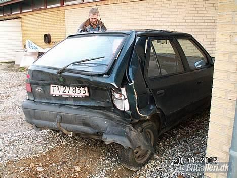 Skoda Felicia "total skadet" billede 15