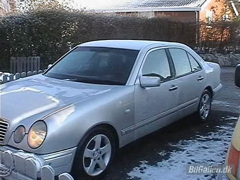 Mercedes Benz E300 D Turbo solgt billede 2