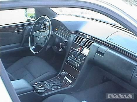 Mercedes Benz E300 D Turbo solgt billede 5