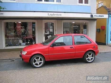 Ford fiesta 1,8i sport solgt billede 1