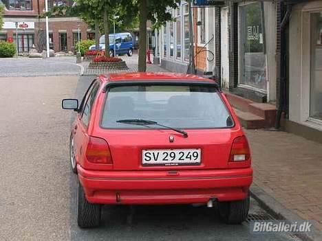 Ford fiesta 1,8i sport solgt billede 3