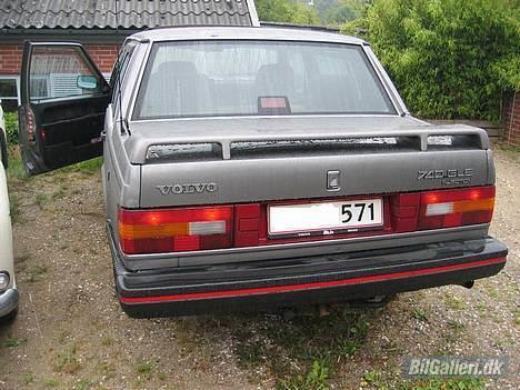 Volvo 740 - 90´er baglygter og Dekroramp (reflks-pladen imellem baglygterne) billede 5