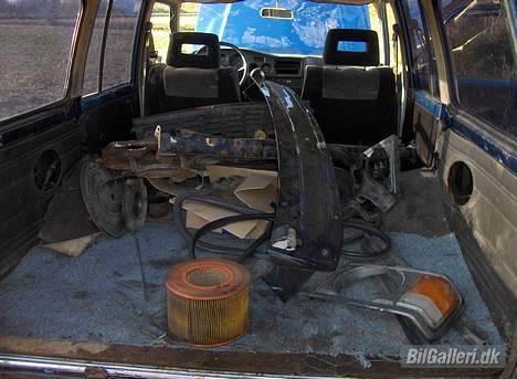 Toyota Landcruiser HJ60/61  - Her ligger forenden så+ div billede 8