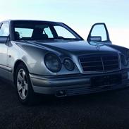 Mercedes Benz 300D w210