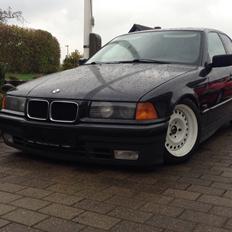 BMW E36 320i