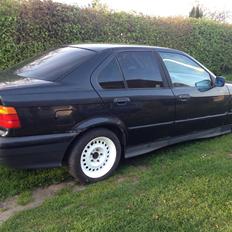 BMW E36 320i