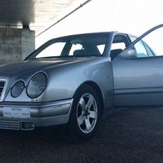 Mercedes Benz 300D w210