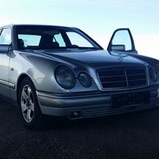 Mercedes Benz 300D w210