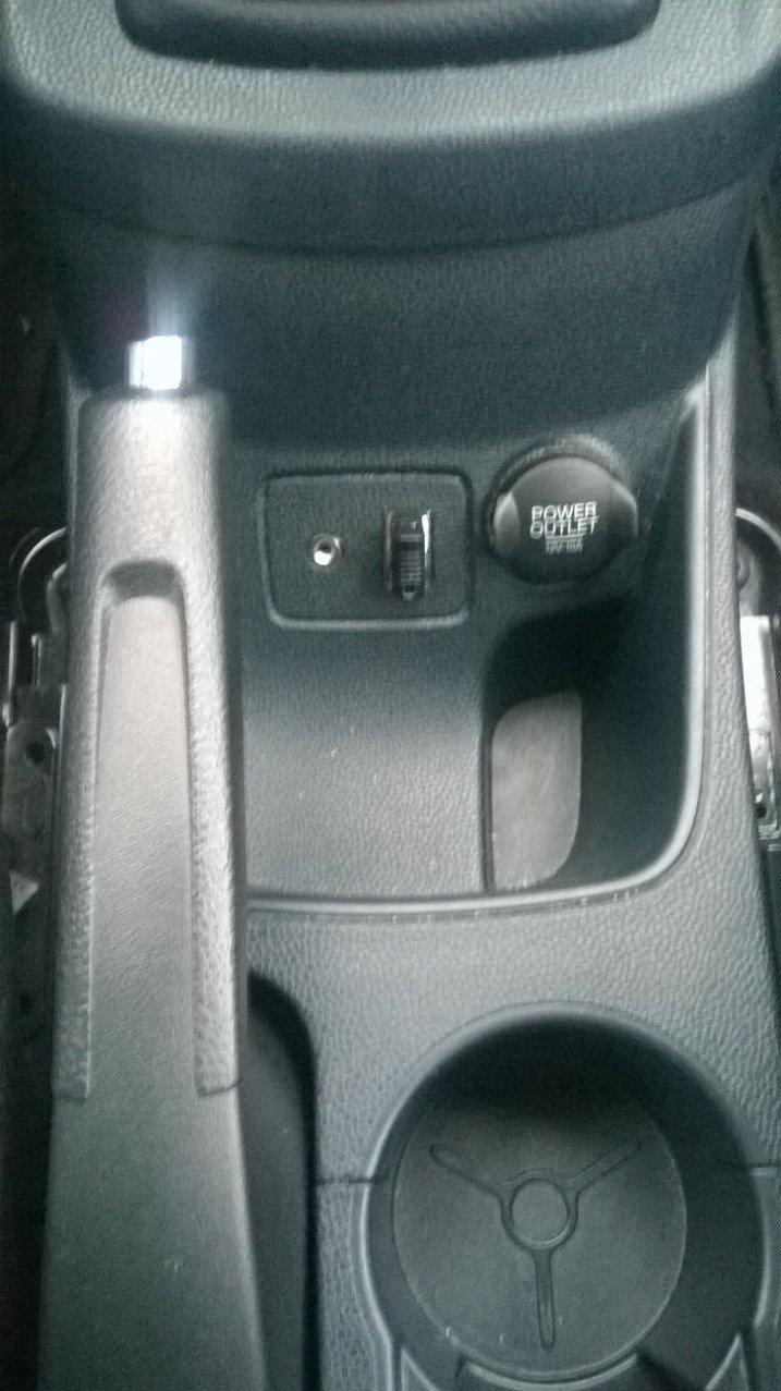 Ford Fiesta Trend - Jack, USB og 12volts alt sammen nyttigt - dog bliver USB brugt oftes billede 16