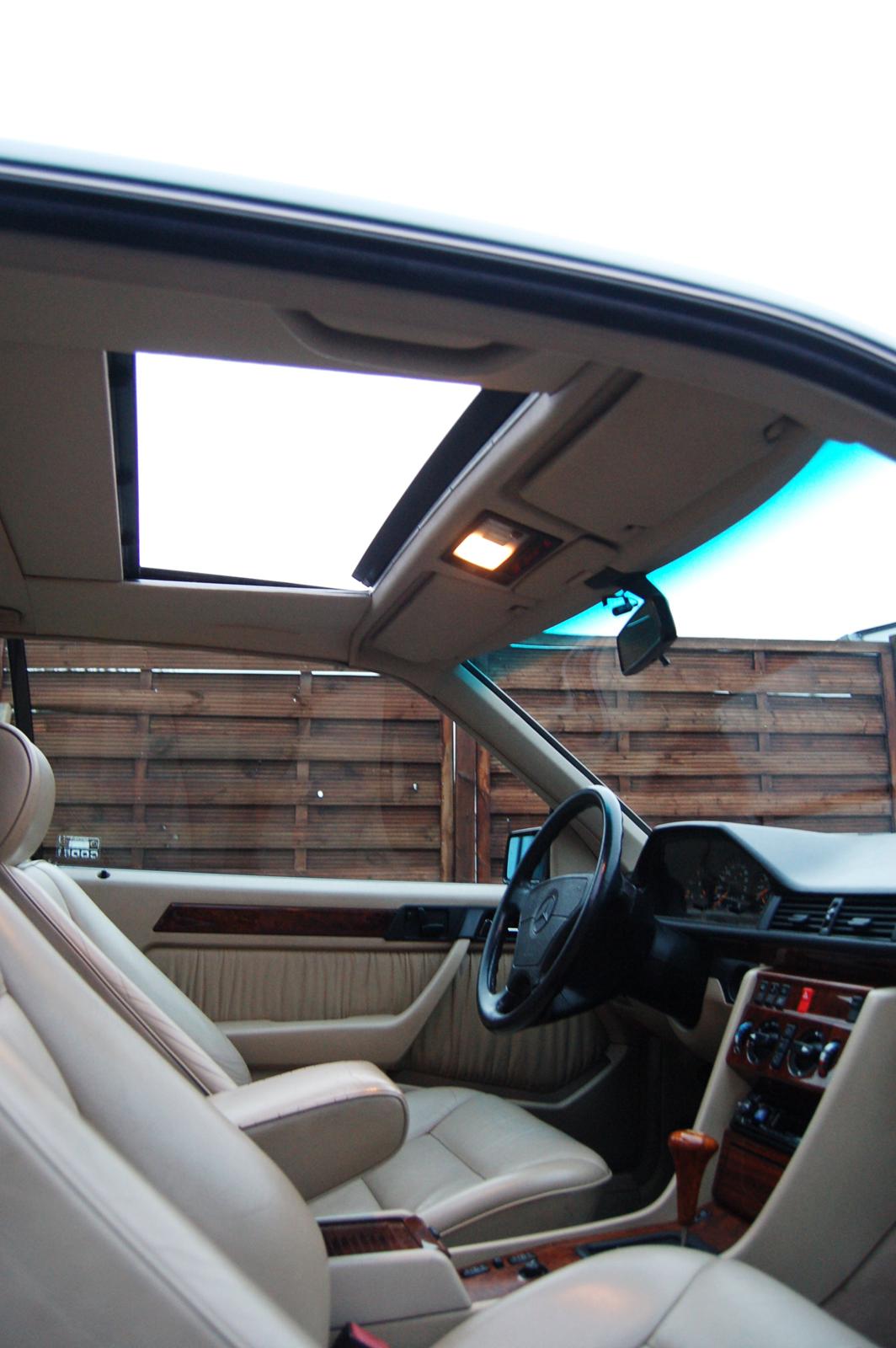 Mercedes Benz E320 CE - Selvfølgelig med elektrisk soltag også :-) billede 19