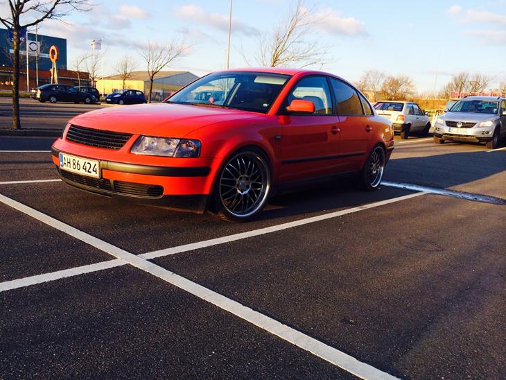 {{currentPhoto.altText}} billede {{currentPhoto.number}}